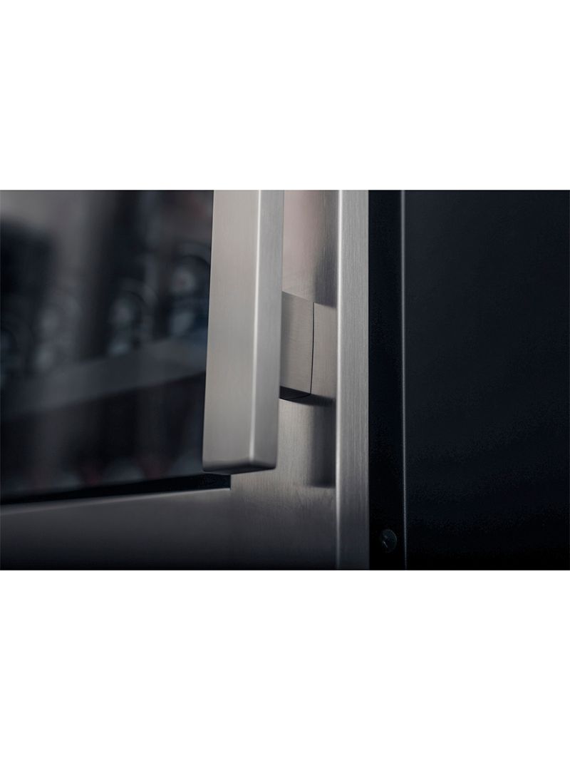 Puxador em inox com acabamento sofisticado e design ergonômico que garante firmeza no manuseio. Um detalhe elegante que valoriza o visual premium e a durabilidade do produto.