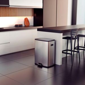 Lixeira de Piso Tramontina Antidigital Octos 45 L Inox