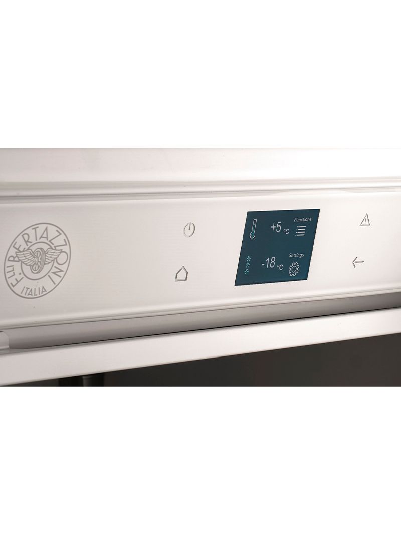 Painel TFT "Touch & Scroll" elegante, sem frestas e todo acionado por toque. Facilmente controla todas as funções e indica a troca do filtro de água, porta aberta e alterações de temperatura ocorridas no refrigerador e freezer em caso de queda de energia.