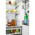 Sistema duplo de refrigeração mantém os alimentos frescos por muito mais tempo, com alta umidade no refrigerador, preservando melhor sabores e nutrientes. Refrigerador e freezer frost free operam de forma independente, evitando que o ar frio e seco do freezer resseque os alimentos do refrigerador e impedindo a mistura de odores entre os compartimentos.