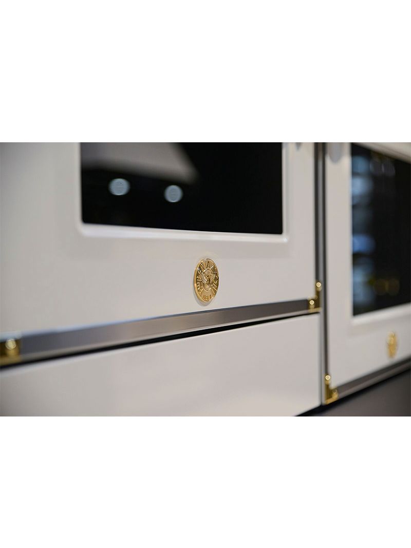 Acabamento na cor Marfim, pintura esmaltada de alta resistência sem porosidade com acabamento brilhante, para os mais refinados projetos de cozinhas planejadas.