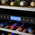 Duas Zonas de Temperatura permitem a conservação de todos os tipos de vinhos em suas temperaturas de consumo ou armazenamento com elevada precisão. A temperatura pode ser regulada de 5 °C a 20 °C na zona superior e de 12 ºC a 20 ºC na zona inferior sendo distribuída de forma ventilada e homogênea por todo o seu interior.