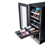 Corrediças Telescópicas de extração total para acesso fácil e seguro a todas as garrafas em cada prateleira.