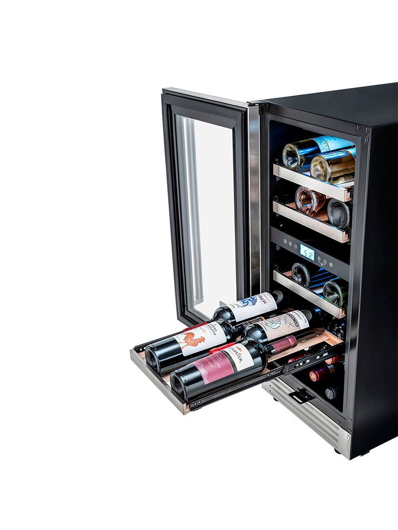 Corrediças Telescópicas de extração total para acesso fácil e seguro a todas as garrafas em cada prateleira.