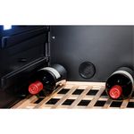 Filtros de carvão ativado presentes nas duas zonas de temperatura, proporcionam ar livre de odores para preservar os sabores e aromas originais dos vinhos. Isto permite aplicar a adega em qualquer ambiente de uma residência.