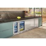 Baixo Nível de Ruído de 45 dB permite aplicar esta adega em todos os tipos de ambientes. Um silencioso compressor posicionado na parte inferior traseira garante o seu silêncio.