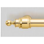 Puxador tubular em latão polido robusto e elegante, presente em todos os demais produtos da linha Tecno Vintage.