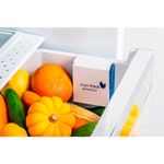 Maxi-Fresh preserva alimentos frescos por mais tempo através da filtragem do ar removendo o gás etileno liberado naturalmente pelos mesmos e também os demais odores do refrigerador.