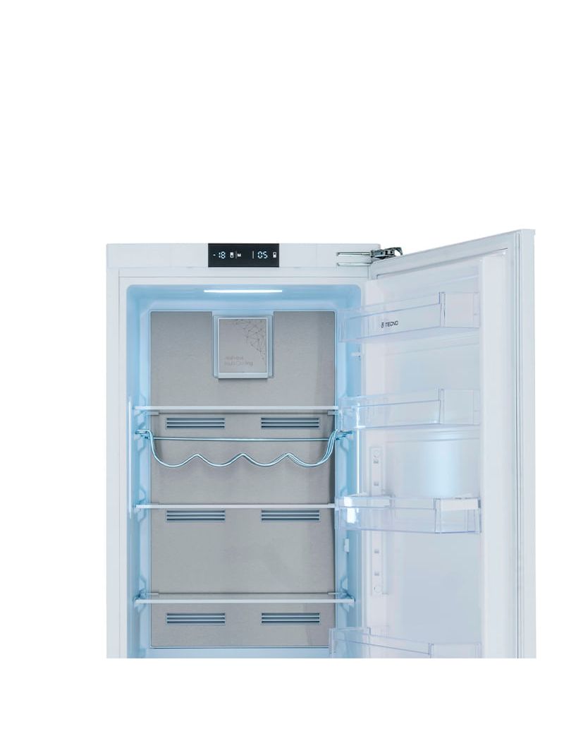 Painel interno em inox elegante acabamento em aço, aplicado na parte traseira do compartimento refrigerado.