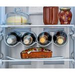 Rack de bebidas em aço cromado armazena com elegância 4 grandes garrafas e proporciona mais espaço para as demais bebidas na porta do refrigerador.