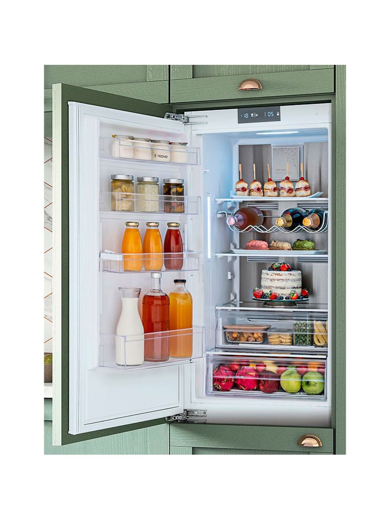 Iluminação por Colunas de LEDs elegante, eficiente e uniforme em todo o interior do compartimento refrigerado.