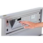 Filtros de gordura anodizados capturam com eficiência as gorduras e são fáceis de remover para limpeza em lava-louças.