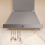 Acabamento em aço inox escovado e superfície lisa, sem porosidade, que facilita e agiliza a limpeza da coifa.