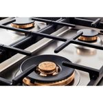 Queimadores profissionais em latão maciço com 4 diferentes tamanhos, oferecem uma maior amplitude entre as potências máxima e mínima de chama, calor na medida certa para cada receita.