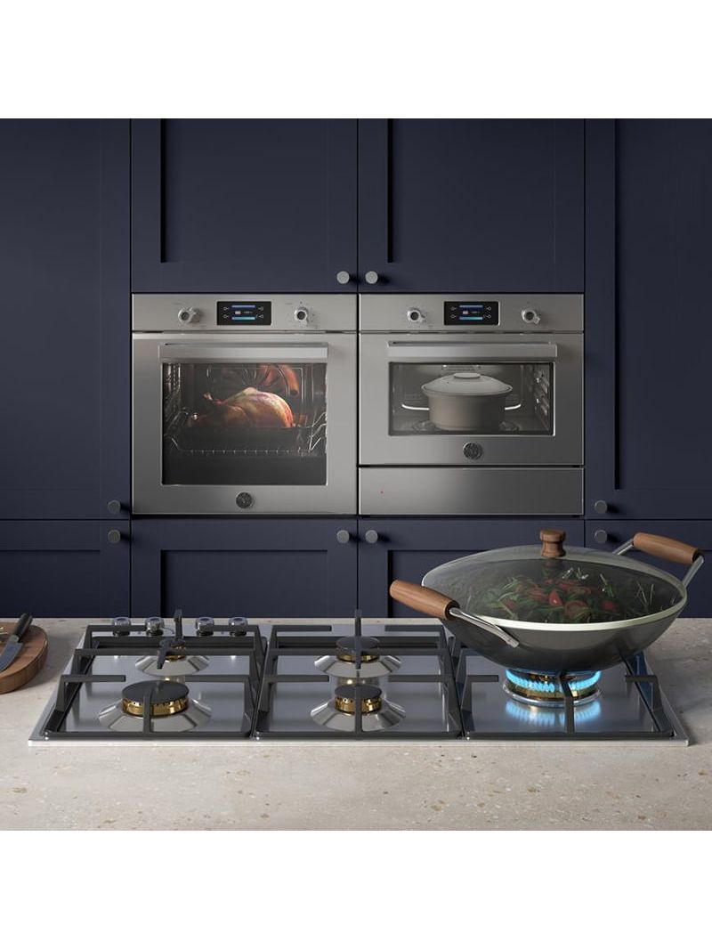Compõe conjuntos com os demais produtos da linha Bertazzoni Professional com o mesmo design.