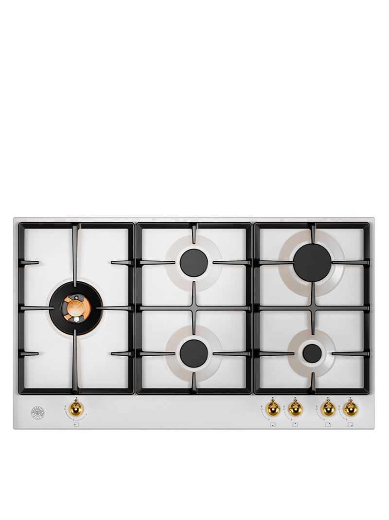 Queimadores maiores nas laterais permitem o uso simultâneo de duas panelas de grandes dimensões, sem ocupar todos os espaços do cooktop.