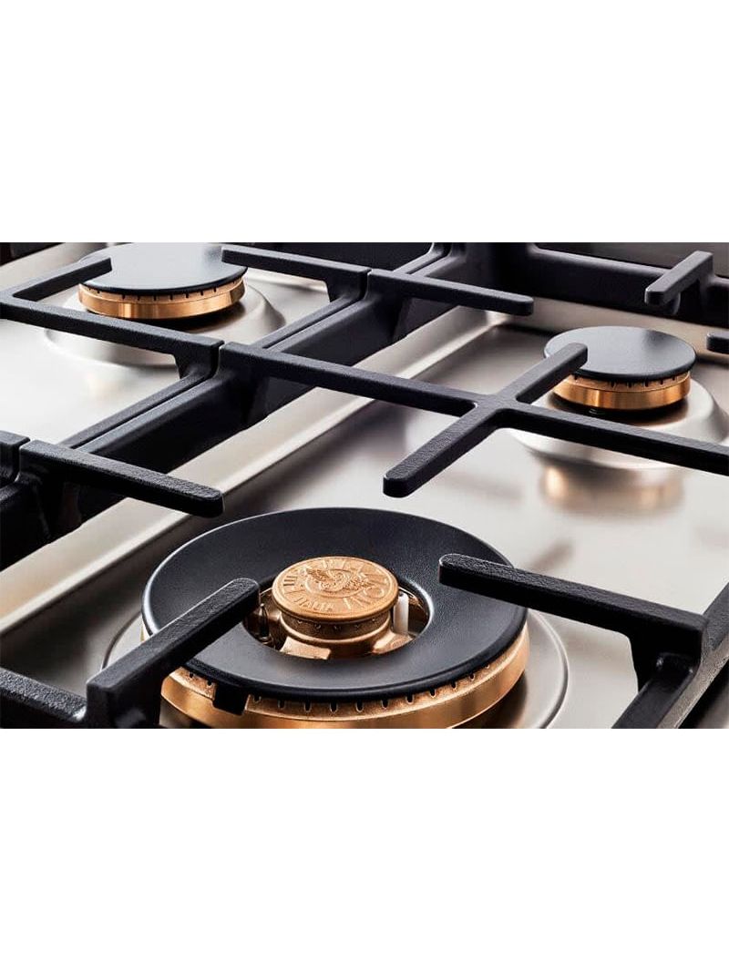 Queimadores profissionais em latão maciço com 4 diferentes tamanhos, oferecem uma maior amplitude entre as potências máxima e mínima de chama, calor na medida certa para cada receita.