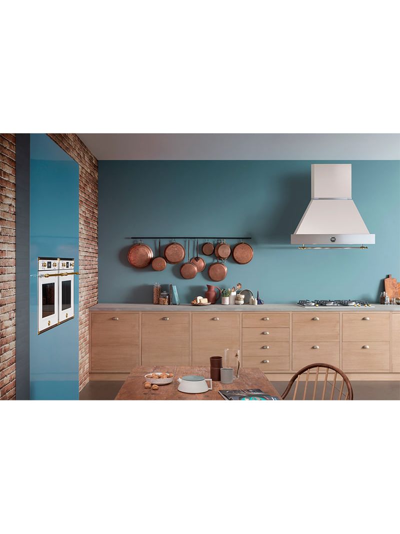 Compõe conjuntos com os demais produtos da linha Bertazzoni Heritage com o mesmo design.