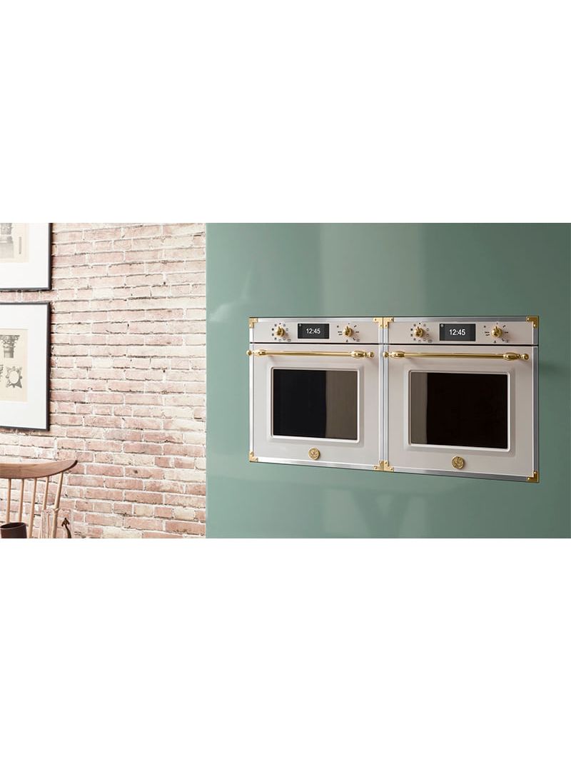 Compõe refinados conjuntos com os demais produtos da linha Bertazzoni Heritage como o forno, gaveta aquecida, cooktop, coifas, fogões, refrigeradores, adegas e lava-louças.