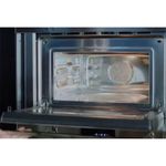 Iluminação Halógena proporciona perfeita iluminação dos alimentos para um melhor controle no preparo de receitas.