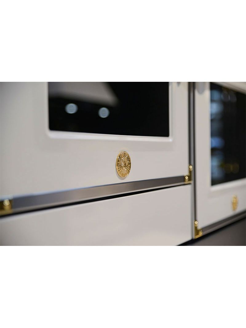 Acabamento cor Marfim com pintura esmaltada de alta resistência sem porosidade com acabamento brilhante, para os mais refinados projetos de cozinhas planejadas.