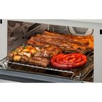 A potente churrasqueira Infravermelha permite grelhar, gratinar e preparar deliciosos churrascos rapidamente e sem fumaça.