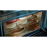 Preparo simultâneo de diferentes alimentos sem troca de sabor ou aroma entre os pratos ao utilizar o calor por convecção ventilada, tornando mais rápido e fácil cozinhar.