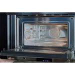 Iluminação Halógena proporciona perfeita iluminação dos alimentos para um melhor controle no preparo de receitas.