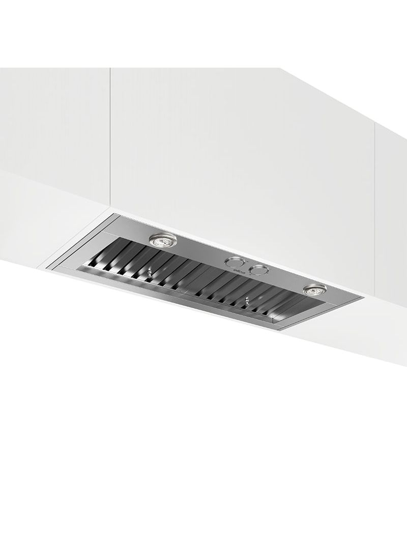 Coifa de embutir Elica Scanno, com 122 cm de largura e acabamento em aço inox escovado.