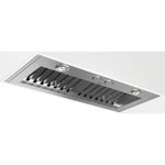 Acabamento em Aço Inox 304 Escovado, sua superfície lisa sem emendas ou frestas torna fácil e rápido manter a coifa sempre limpa para uma elegante apresentação.