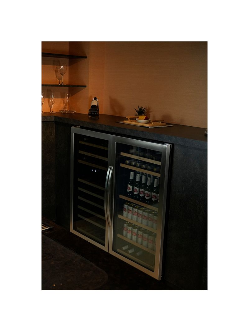 Porta com acabamento Seamless (sem emendas), que proporciona visual limpo, sofisticado e contínuo, elevando o padrão estético do ambiente gourmet.