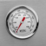 Termômetro embutido que permite acompanhar o calor interno com precisão, garante ponto ideal em cada preparo.