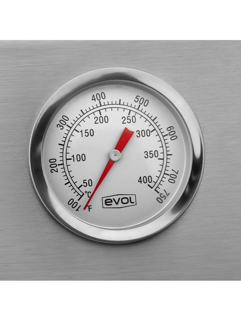 Termômetro embutido que permite acompanhar o calor interno com precisão, garante ponto ideal em cada preparo.