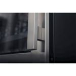 Puxador em inox com acabamento sofisticado e design ergonômico que garante firmeza no manuseio. Um detalhe elegante que valoriza o visual premium e a durabilidade do produto.