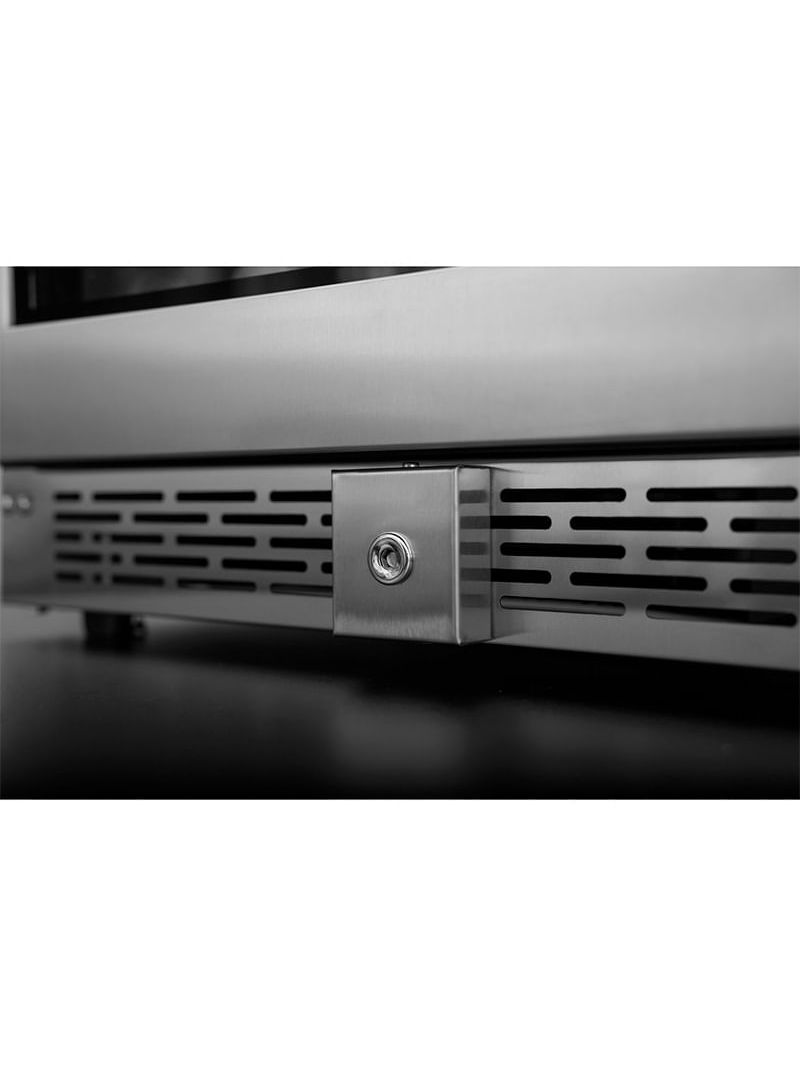 Fechadura integrada na porta que oferece mais segurança e controle de acesso às bebidas. O item é opcional e pode ser removido conforme a preferência, mantendo a estética e a praticidade do produto.