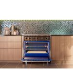 Iluminação interna que permite acompanhar cada etapa do preparo com total visibilidade.