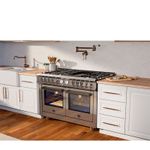 Iluminação interna que permite acompanhar cada etapa do preparo com total visibilidade.