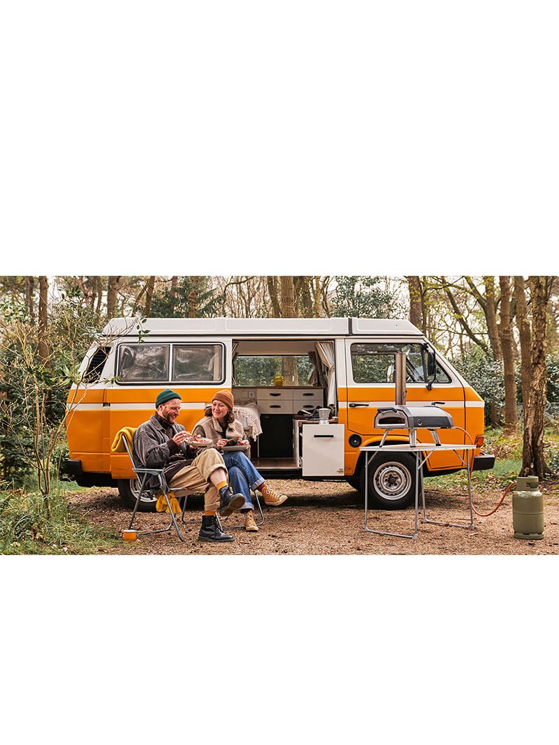 Perfeito para viagens de trailer e momentos de camping preparando pizzas e assados em qualquer destino.