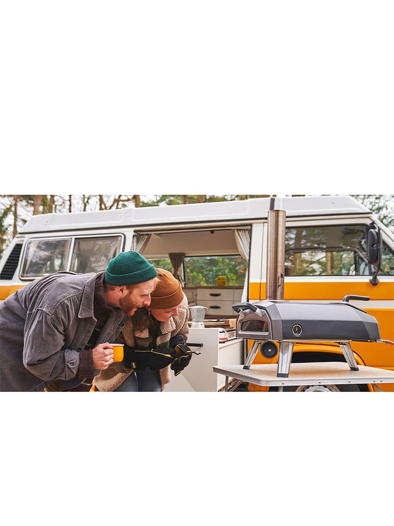 Para o casal apreciar juntos o preparo de pizzas e assados ao ar livre.