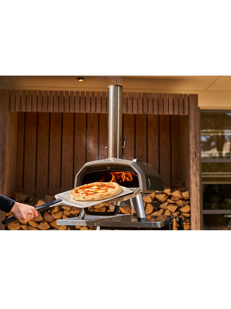 Versatilidade para uso com lenha carvão ou queimador a gás oferecendo diferentes formas de preparo.