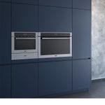 Compõe conjuntos com os demais produtos da linha Tecno Professional com o mesmo design e puxadores tubulares cromados.