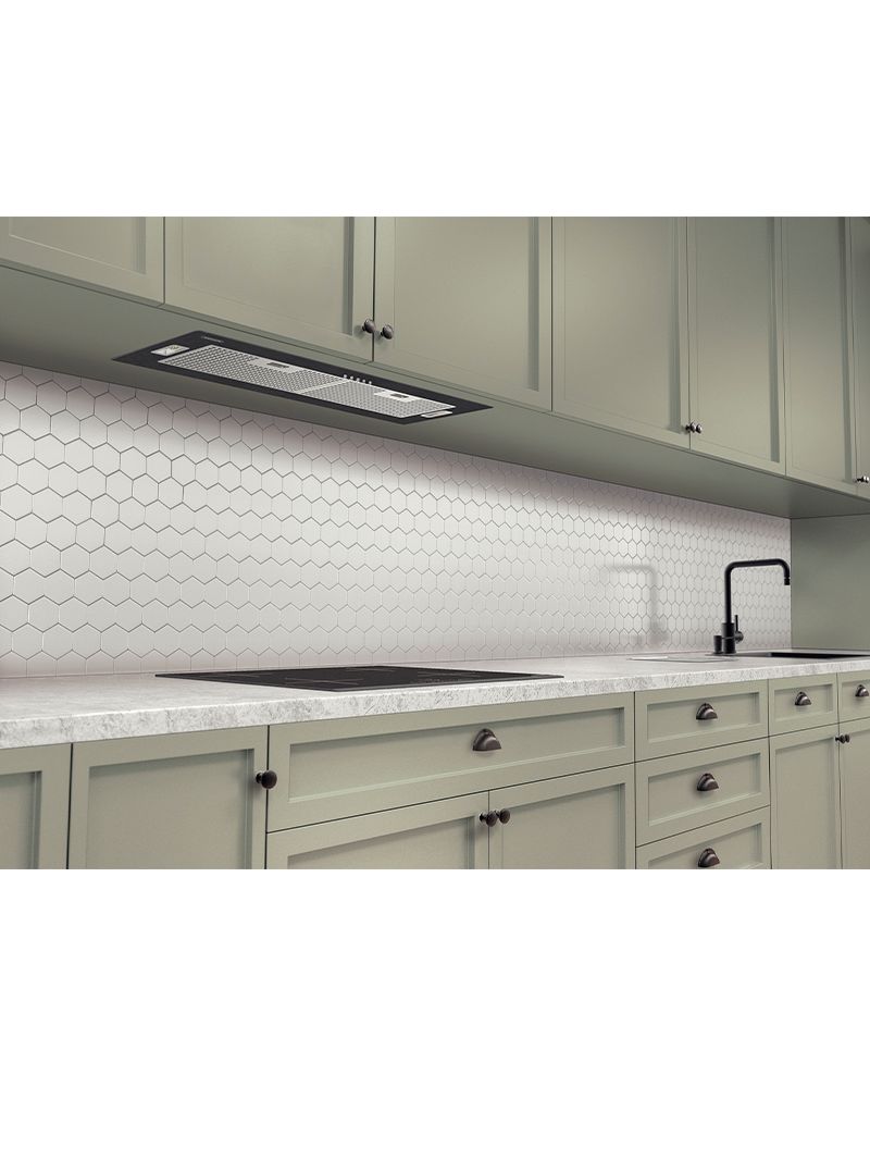 Instalação embutida com vazão de 630 m³/h e comando com 3 velocidades que garante eficiência na renovação do ar e mais praticidade no uso diário.