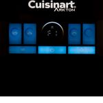 Painel touch digital com visor iluminado que proporciona controle prático, moderno e intuitivo das funções da coifa.