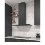 Estrutura em aço inox com acabamento Black Steel e corpo slim com vidro bisotado, unindo sofisticação, resistência e um visual marcante para a cozinha.