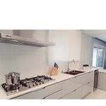 Ambiente mais silencioso e confortável, ideal para cozinhar, conversar e aproveitar cada momento com mais tranquilidade.