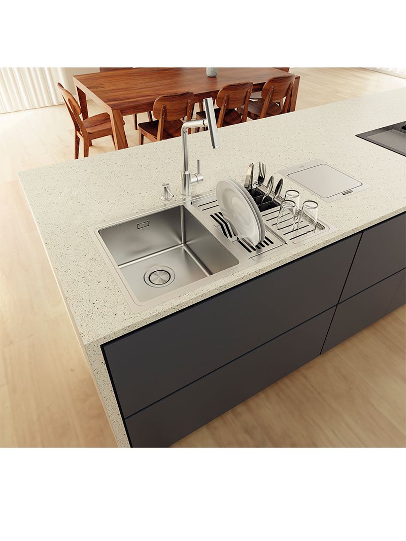 Mais praticidade na bancada com acessórios que acompanham cada etapa do uso.