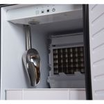 Pá coletora em inox que facilita a retirada do gelo com praticidade, mantendo a organização e a elegância no uso diário.