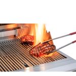 Queimador sear de 15.000 BTUs com calor intenso e uniforme para selagem perfeita e carnes mais suculentas.