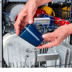 Machine Wash com limpeza interna que remove odores, sujeiras e manchas da lava-louças.