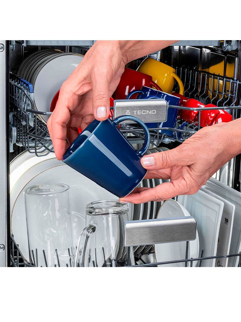 Machine Wash com limpeza interna que remove odores, sujeiras e manchas da lava-louças.